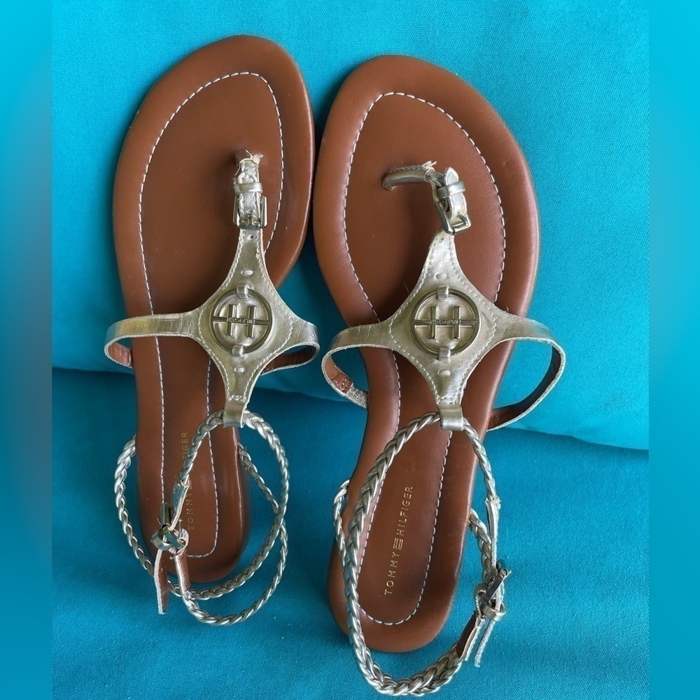 Women’s Tommy Hilfiger strappy sandals size 9.5